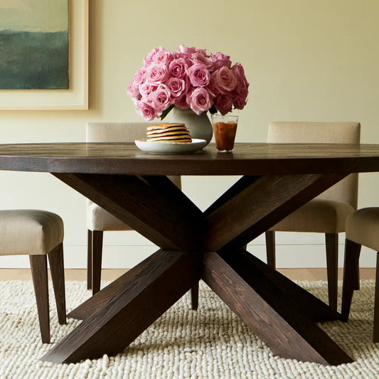 Set tavolo e sedie dalla forma compatta, marrone e beige, per la casa